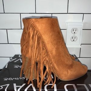 NWT - Women’s whiskey suede  peep toe booties